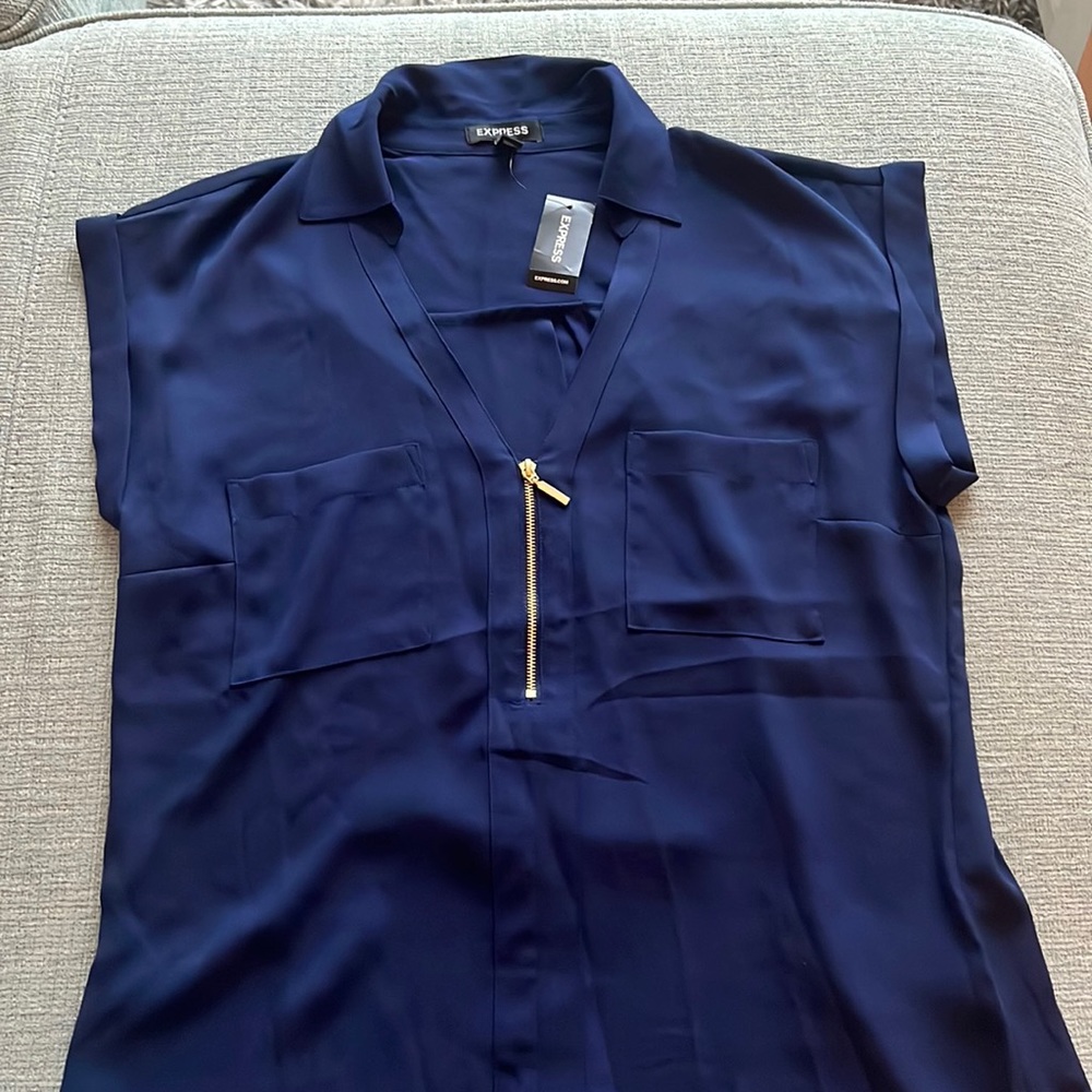 NWT Express navy short sleeve blouse with zip detail, originally $40
